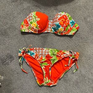 Strapless floral bathing suit